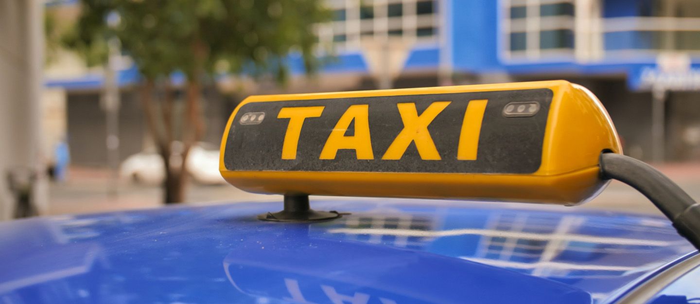 شعار سيارة تاكسي